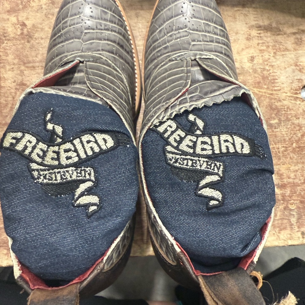 Freebird Gray Crocodile Pattern Western Boots “Sadie” - Picture 2 of 6